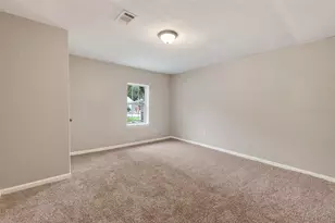 7022 Goldspier St, Houston, TX 77088 - Photo 8