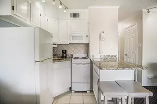 6102 Seawall Blvd, Galveston, TX 77551 - Photo 10