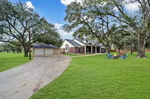 19407 Pine Tree Ln, Waller, TX 77484 - Photo 1