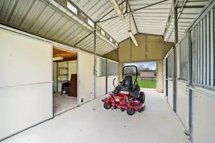 19407 Pine Tree Ln, Waller, TX 77484 - Photo 4