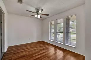 1311 Oak Hollow Dr, Friendswood, TX 77546 - Photo 18
