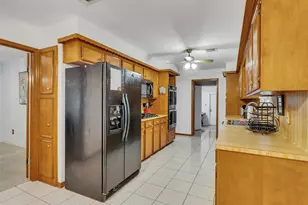 4002 Thistledown Dr, Pasadena, TX 77504 - Photo 10