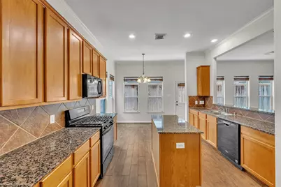 2614 Shady Acres Court, Houston, TX 77008 - Photo 12