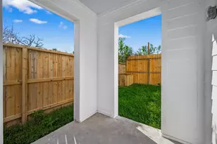 867 Lonnie Ln, Houston, TX 77091 - Photo 32