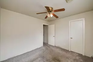 3831 E Traditions Ct, Houston, TX 77082 - Photo 14