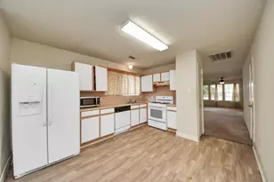 3831 E Traditions Ct, Houston, TX 77082 - Photo 10