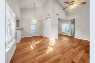 7059 Greenway Chase Street, Houston, TX 77072 - Photo 4