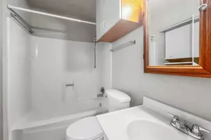 7059 Greenway Chase St, Houston, TX 77072 - Photo 12