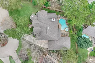 6 Meadow Cove Dr, The Woodlands, TX 77381 - Photo 38