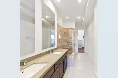 6037 Matthew Oaks Place, Houston, TX 77007 - Photo 14