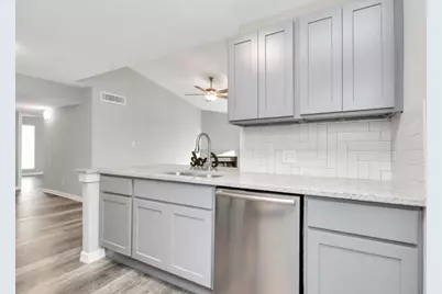 10101 S Gessner Road #811, Houston, TX 77071 - Photo 6
