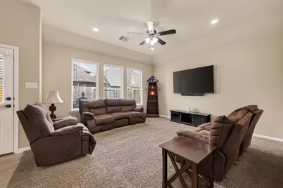 106 Bogey Circle, La Porte, TX 77571 - Photo 8