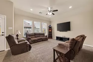 106 Bogey Cir, La Porte, TX 77571 - Photo 8