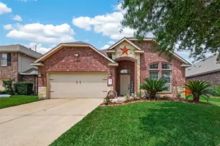 106 Bogey Cir, La Porte, TX 77571 - Photo 1