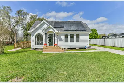 163 Oakland St, Baytown, TX 77520 - Photo 2