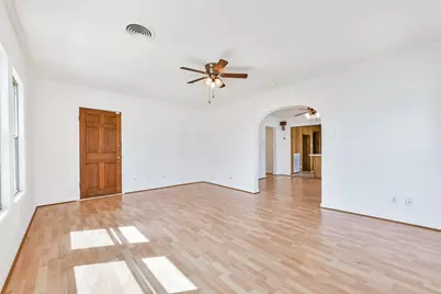 163 Oakland St, Baytown, TX 77520 - Photo 8