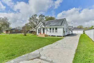 163 Oakland St, Baytown, TX 77520 - Photo 2