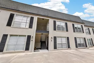 1800 Stoney Brook Dr, Houston, TX 77063 - Photo 1