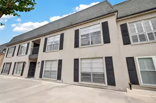 1800 Stoney Brook Dr, Houston, TX 77063 - Photo 4