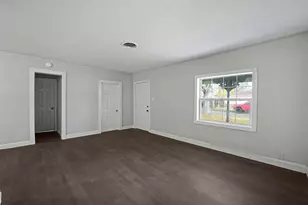 214 E 1st St, Deer Park, TX 77536 - Photo 10