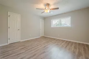 10935 Gulfdale Dr, Houston, TX 77075 - Photo 32