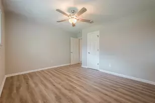 10935 Gulfdale Dr, Houston, TX 77075 - Photo 36