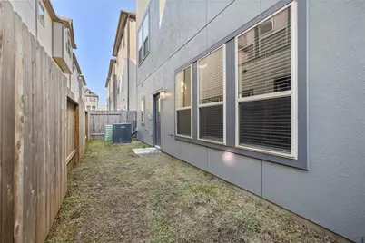 4007 Centre Valley Lane, Houston, TX 77043 - Photo 32
