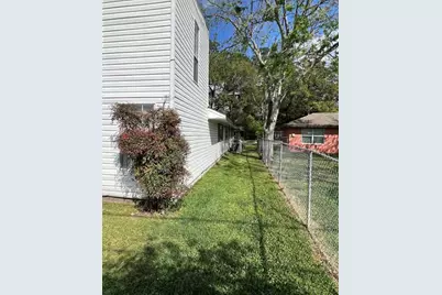 2107 Restridge Drive #B, Houston, TX 77055 - Photo 26