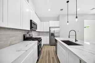 7926 Jester St, Houston, TX 77051 - Photo 30