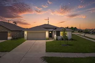 1702 Plantation Pl, Baytown, TX 77523 - Photo 1