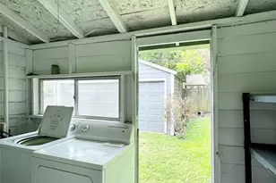 4009 Oakridge St, Houston, TX 77009 - Photo 20