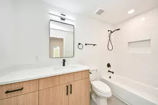 934 South Ln, Houston, TX 77088 - Photo 10