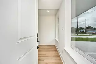 934 South Ln, Houston, TX 77088 - Photo 4