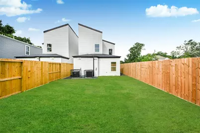 934 South Lane Unit A-B, Houston, TX 77088 - Photo 2