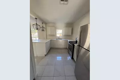 1616 N Travis Street, Liberty, TX 77575 - Photo 4