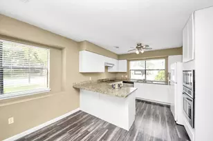 4701 Spring Ln, Baytown, TX 77521 - Photo 26
