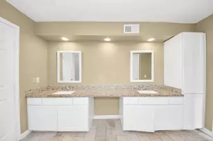 4701 Spring Ln, Baytown, TX 77521 - Photo 16