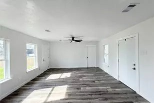 506 S Iowa St, La Porte, TX 77571 - Photo 4