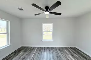 506 S Iowa St, La Porte, TX 77571 - Photo 8