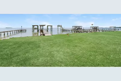 211 Captains Road, Anahuac, TX 77514 - Photo 8