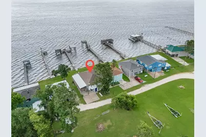 211 Captains Road, Anahuac, TX 77514 - Photo 4