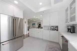 121 N Post Oak Ln, Houston, TX 77024 - Photo 8