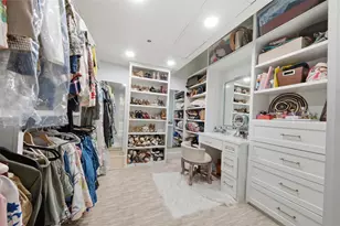 121 N Post Oak Ln, Houston, TX 77024 - Photo 20