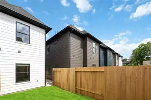 8017-A Cora St, Houston, TX 77088 - Photo 28