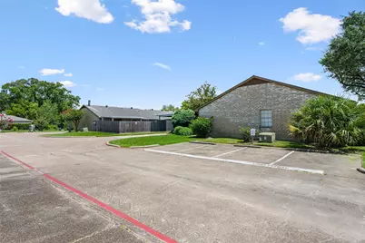 3808 Laura Leigh Drive, Friendswood, TX 77546 - Photo 32
