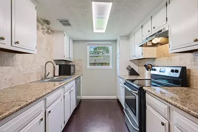 3808 Laura Leigh Drive, Friendswood, TX 77546 - Photo 12