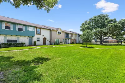 3808 Laura Leigh Drive, Friendswood, TX 77546 - Photo 2