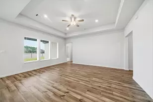 101 Lake Woodshore Ct, Clute, TX 77531 - Photo 12