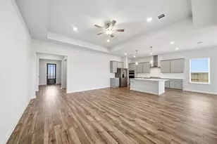 101 Lake Woodshore Ct, Clute, TX 77531 - Photo 4