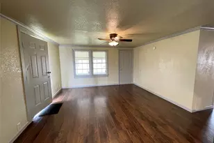 609 N Avenue D, Freeport, TX 77541 - Photo 2